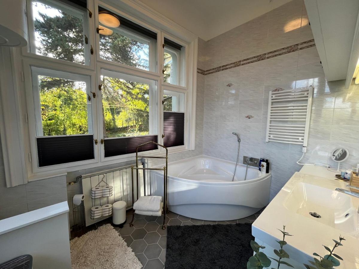 Hillside Luxury Residence Budapest With Free Garage Exterior foto